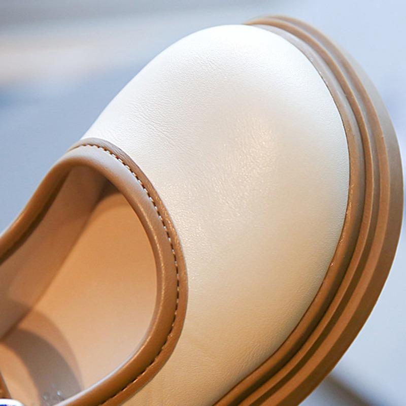 Детская обувь. Маленькая кожаная обувь для девочек. Детская повседневная обувь.