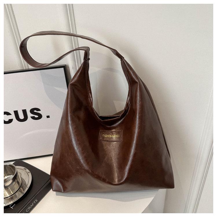 Oily Leather Large Slouchy Tote Bag: Women's 2024 Korean Style Casual Retro Spring Fashion, Large Capacity.
