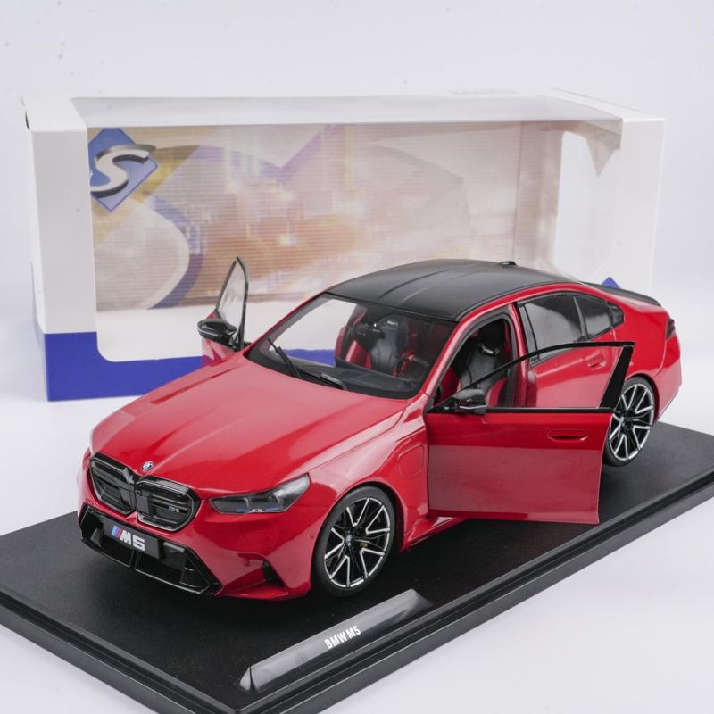 Bmw M5 G90 2025 Four-Door Sedan Simulation Alloy Car Model with Openable Doors and Display Base Solido 1:18 Die-Cast Metal Scale Static Miniature