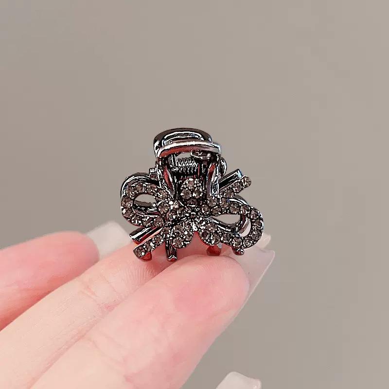 Корейская заколка-краб с бантом из стразов