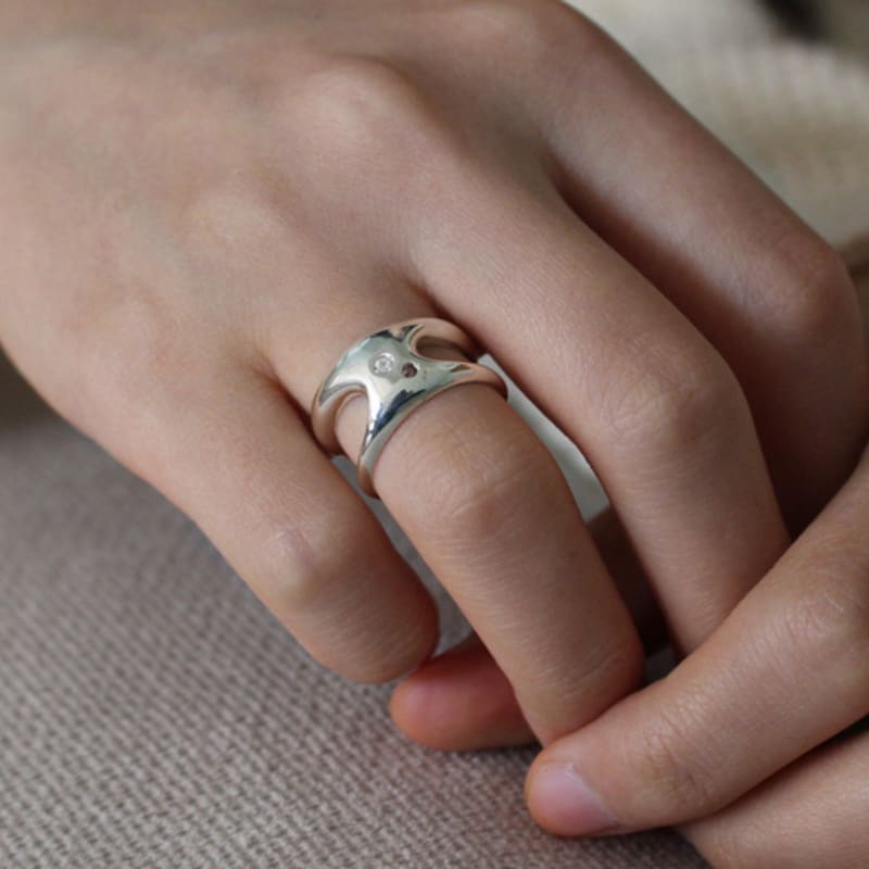 overcozy Bold double qubic ring