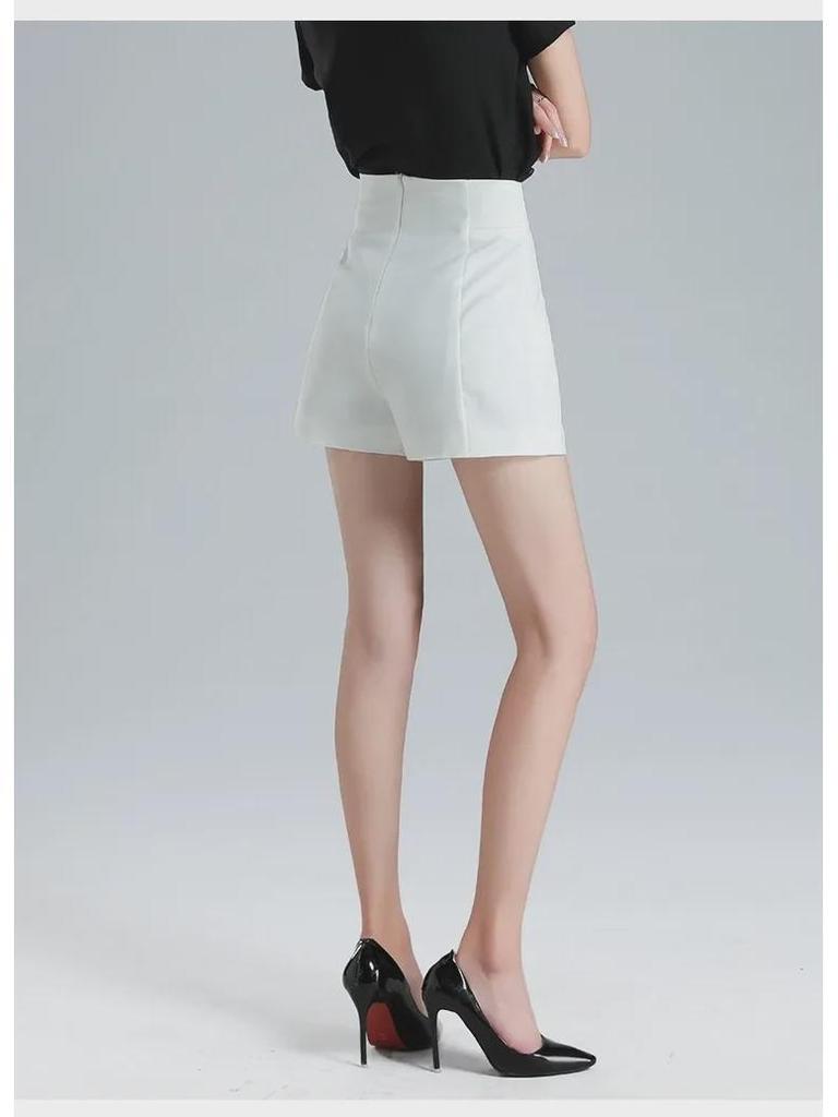 Женские облегающие шорты А-силуэта с высокой талией и широкими штанинами белого цвета - Лето 2023 Повседневная мода