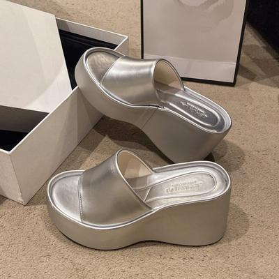 Модный стиль Женские сандалии Повседневная летняя мода Серебристые туфли на танкетке 5см-8см Высокие сандалии на платформе 2024 Шлепанцы Женские