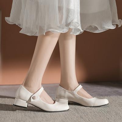 Осенняя женская обувь Маленькие кожаные туфли Однотонные Мэри Джейн Лолита Модные Простые Толстый каблук С мелким вырезом Одинарные туфли