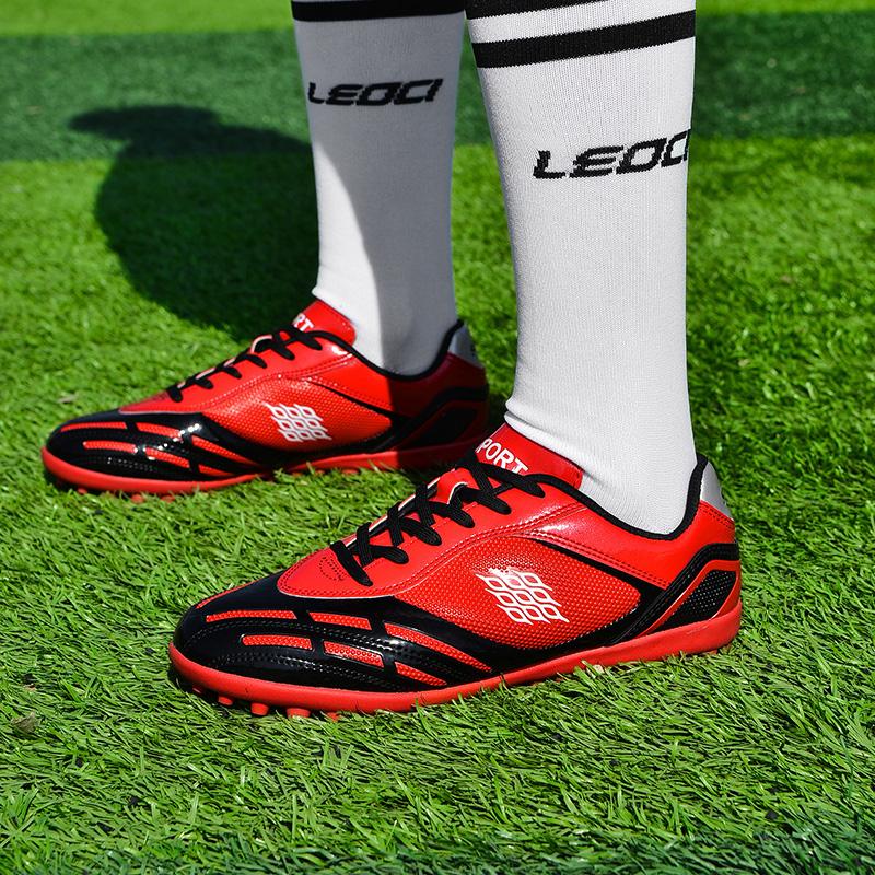 Football Shoes New Style Spiked Children's Football Shoes Fashion Spiked Shoes Low Top Running Shoes Hard Soled Men's Football Shoes