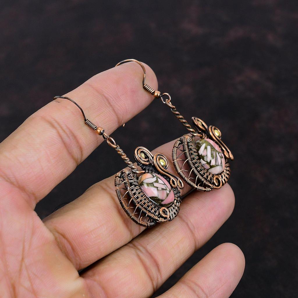 Медные серьги с розовым опалом Серьги в обертке из медной проволоки Ювелирные изделия ручной работы с розовым опалом Серьги из натурального драгоценного камня Уникальные медные ювелирные изделия Подарок для мамы