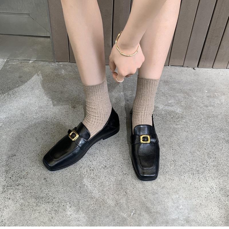 Волосы~~ Маленькая золотая пряжка Британский ретро квадратный носок на одной педали универсальная женщина