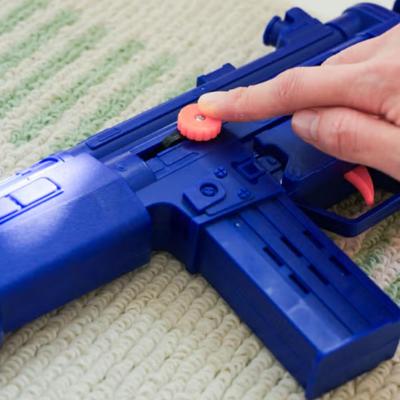 Реалистичные звуки и вибрации, Вибрирующие игрушечные пистолеты