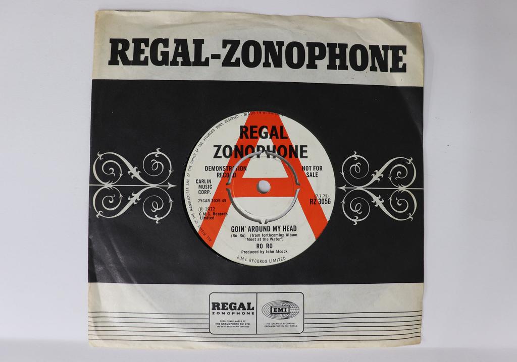 7inch Record RO RO  Goin Round My Head  Down On The R RZ3056PROMO REGAL ZONOPHON 1972 UK Rock Used