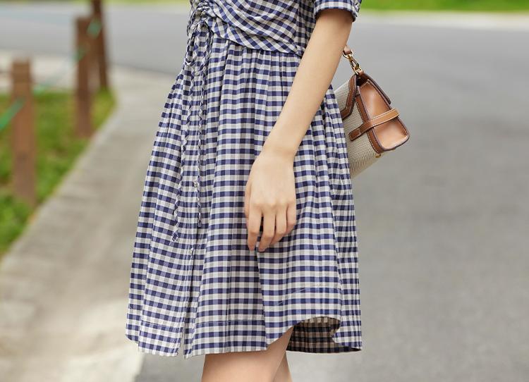 Age reducing temperament plaid short-sleeved dress