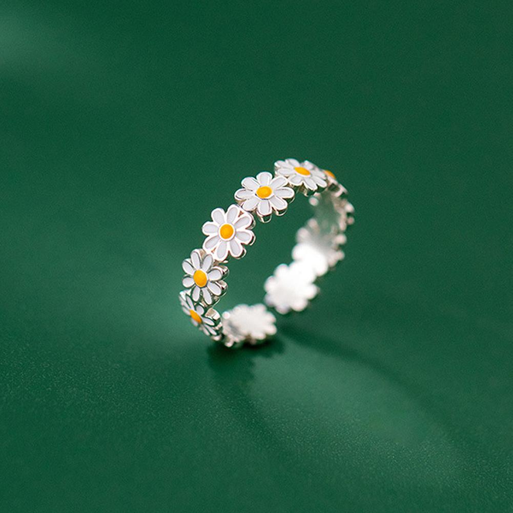 Sweet Adjustable Daisy Flower Resin Ring for Women Spring Summer Pastel Open Ring Minimalist Style Gift for Girls Friends