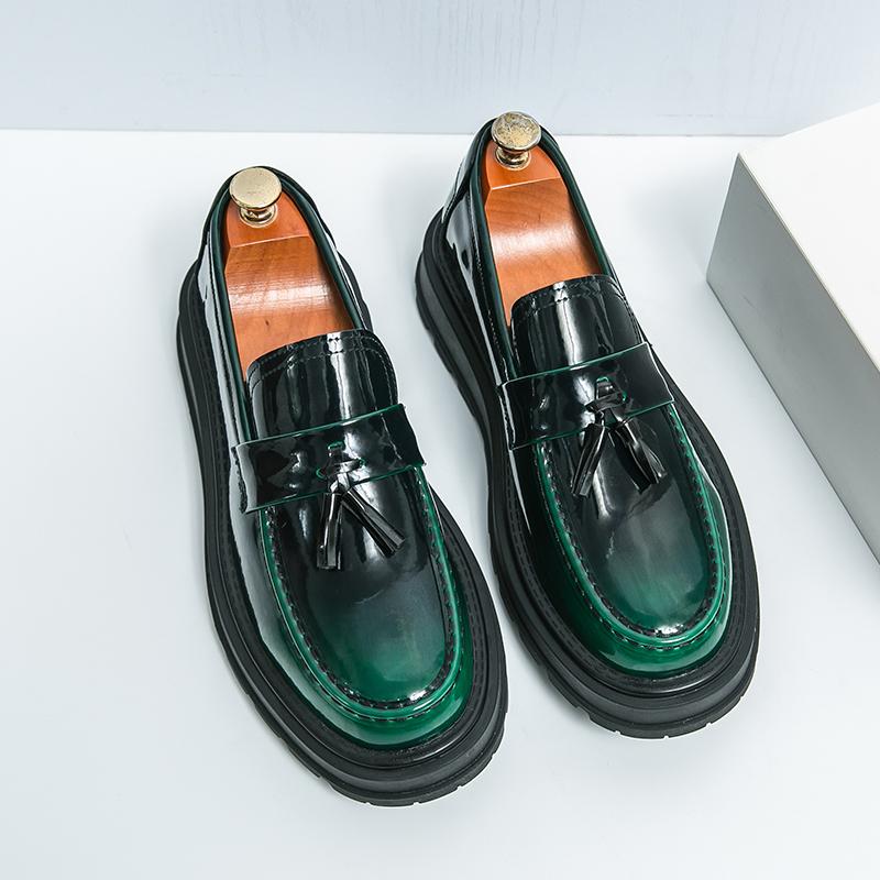 Green Slip-On Luxury Moccasins Men Casual Shoes Thick Bottom Tassel Formal Leather Shoes Men Luxury Patent Leather Dress Loafers