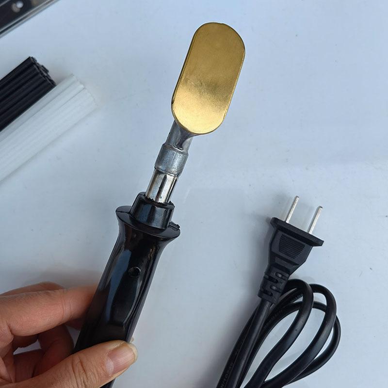 Комплект для ремонта автомобильного бампера: Пистолет для сварки пластика с разглаживающим ножом и термофеном.