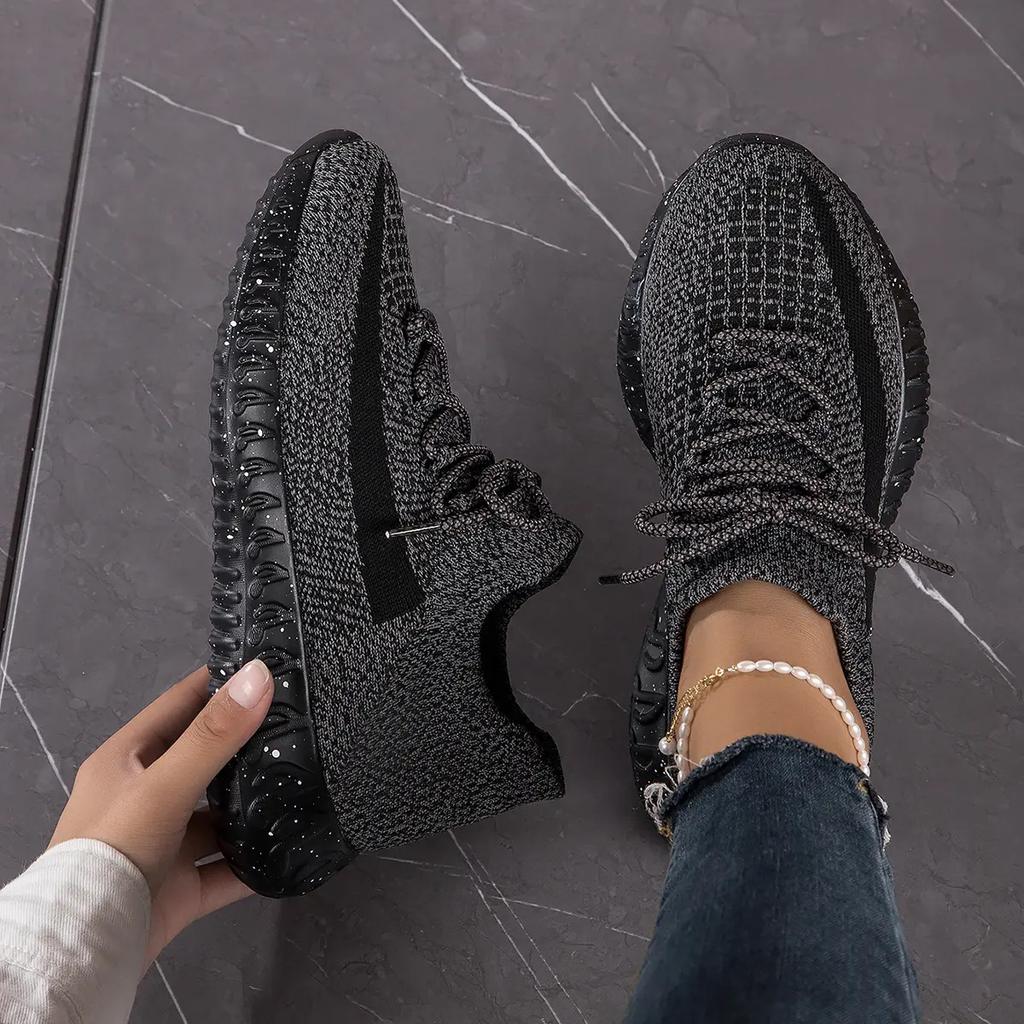 Fitness Casual Shoes Running Shoes Elastic Socks and Breathable New Fashion Lightweight Soft Sole Sports Flyknit Socks Men's and Women's Shoes