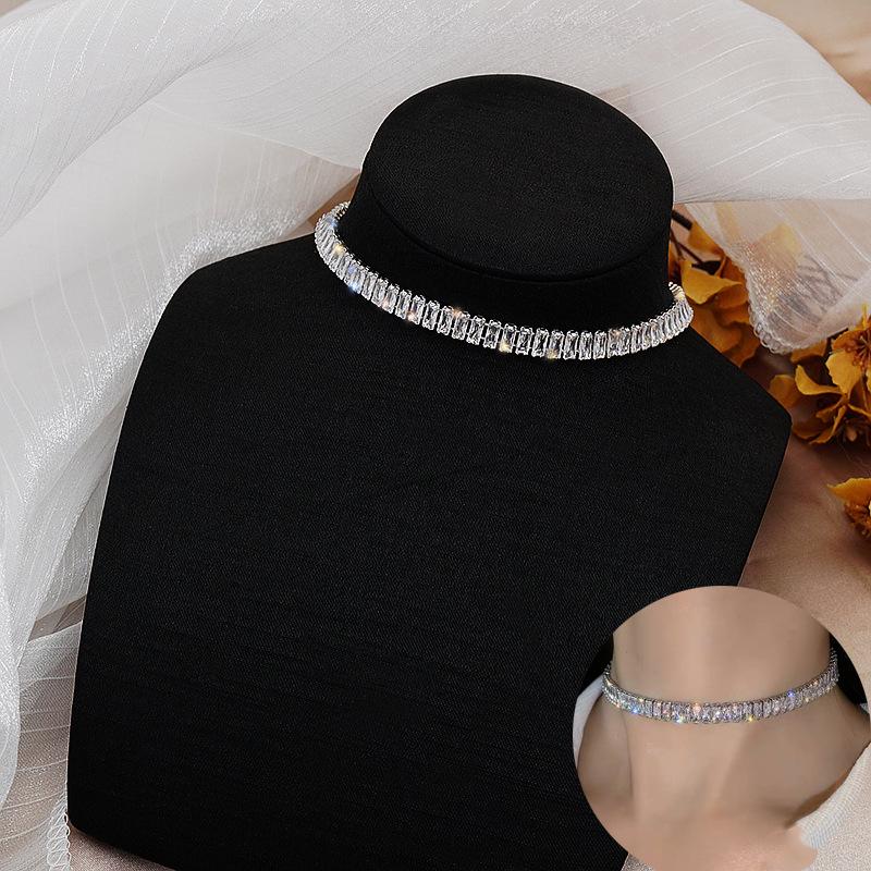 Elegant Zircon Choker Necklace: European and American Style
