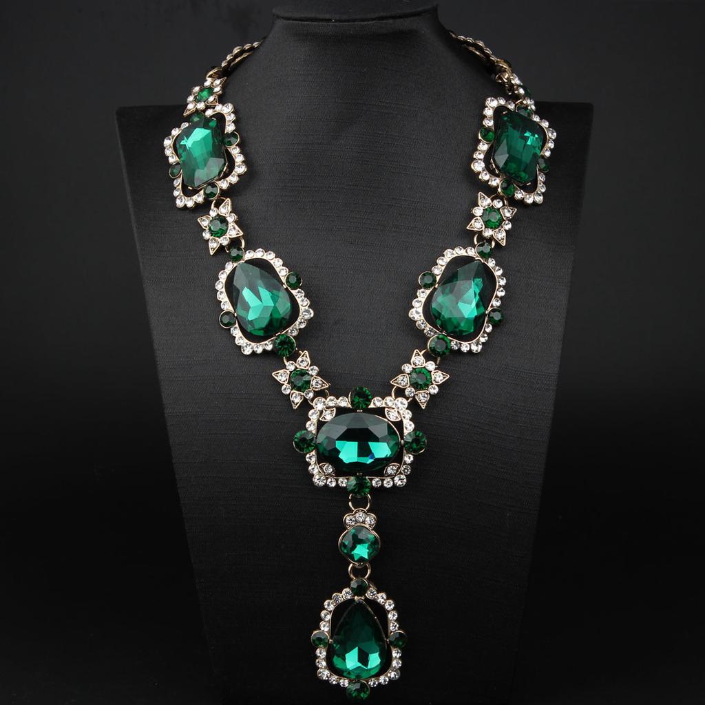 European and American Exaggerated Retro Court Style Large Gemstone Diamond Necklace Temperament Fashionable Women's Collarbone Chain Accessories