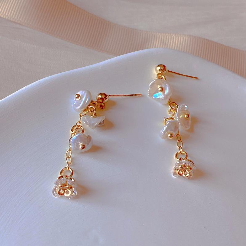 Unique design, pleated, natural baroque pearl earrings, trendy earrings, autumn/winter style, cute women's earrings