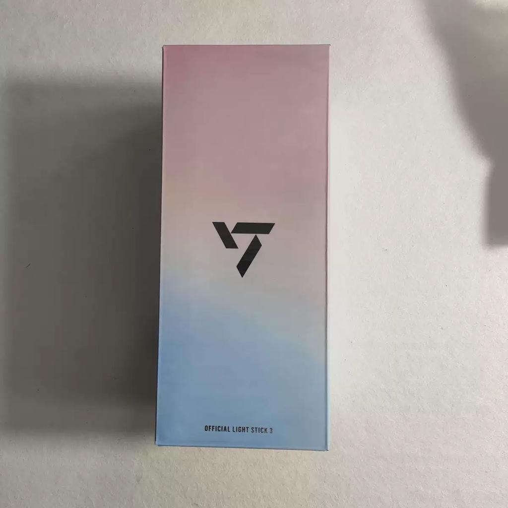 SEVENTEEN support stick Seventeen carat stick three generations of fans cheering for concert