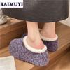 Меховые балетки на платформе женские хлопковые тапочки модная обувь 2025 тренд зимние короткие плюшевые шлепанцы с открытой пяткой повседневные женские туфли