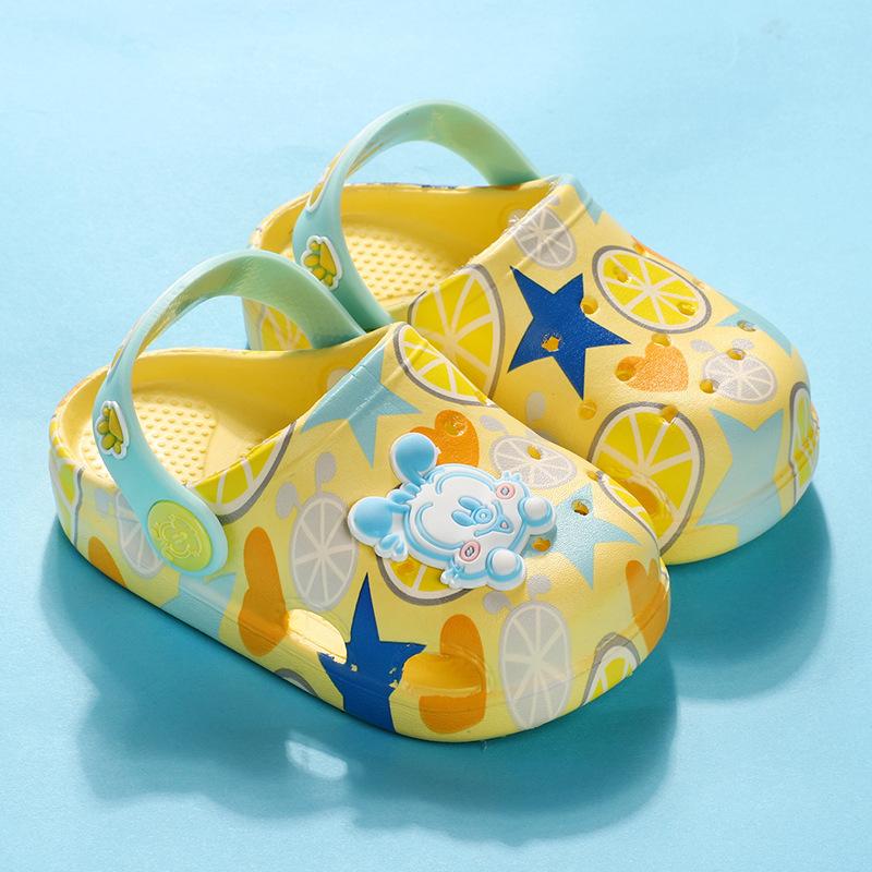 Детская обувь с отверстиями, летняя детская мужская и женская пляжная обувь с рисунком из мультфильмов, партия детских классных тапочек