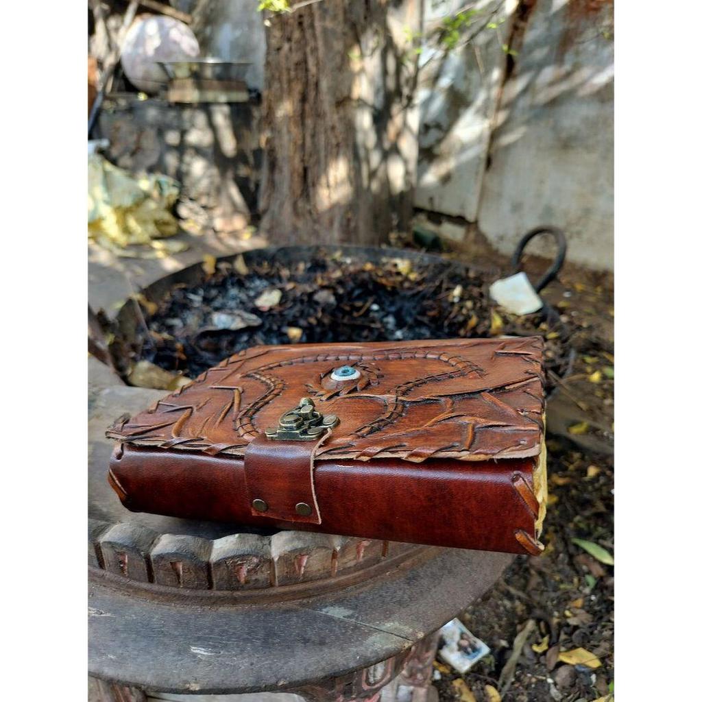 Уникальный кожаный журнал Eye: Заклинательный гримуар на Хэллоуин, дни рождения, годовщины. Идеально подходит для ведьм и викканских язычников