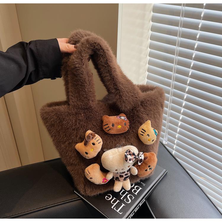 Cute plush bucket bag female new autumn and winter out hand fluffy small bag cartoon fluffy bag
