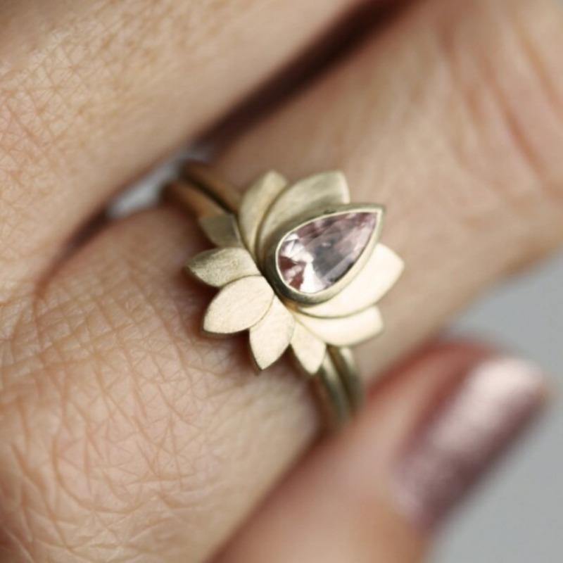 2 шт. Элегантный набор обручальных колец с лотосом золотистого цвета с розовым. Идеально подходит для свадеб и вечеринок