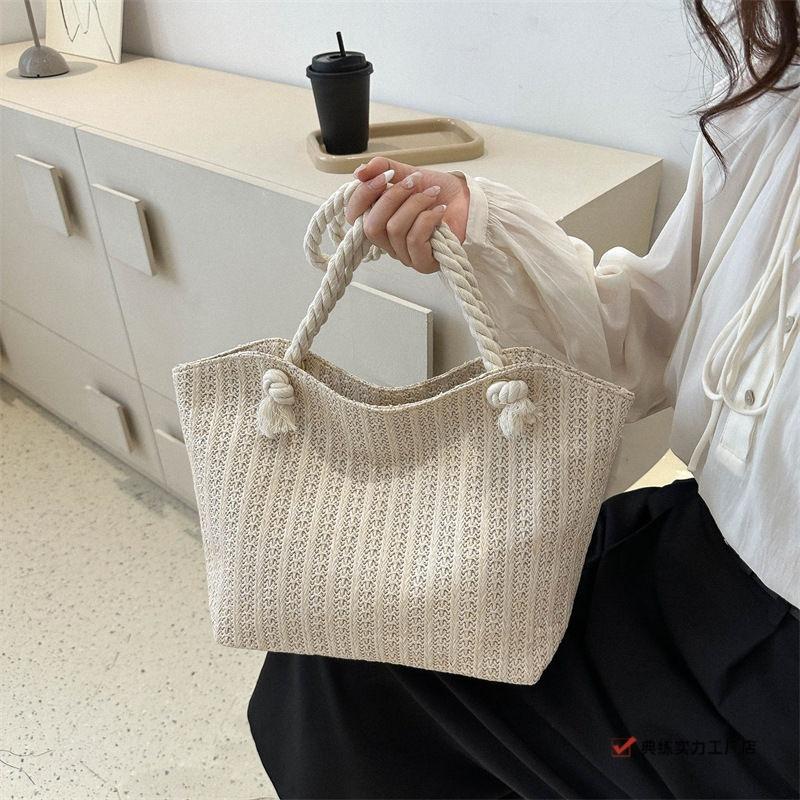 New Trendy and Fashionable Straw Woven Bag Large Capacity Shoulder Tote Bag Small Fresh Underarm Woven Portable Women's Bag Classic Practice