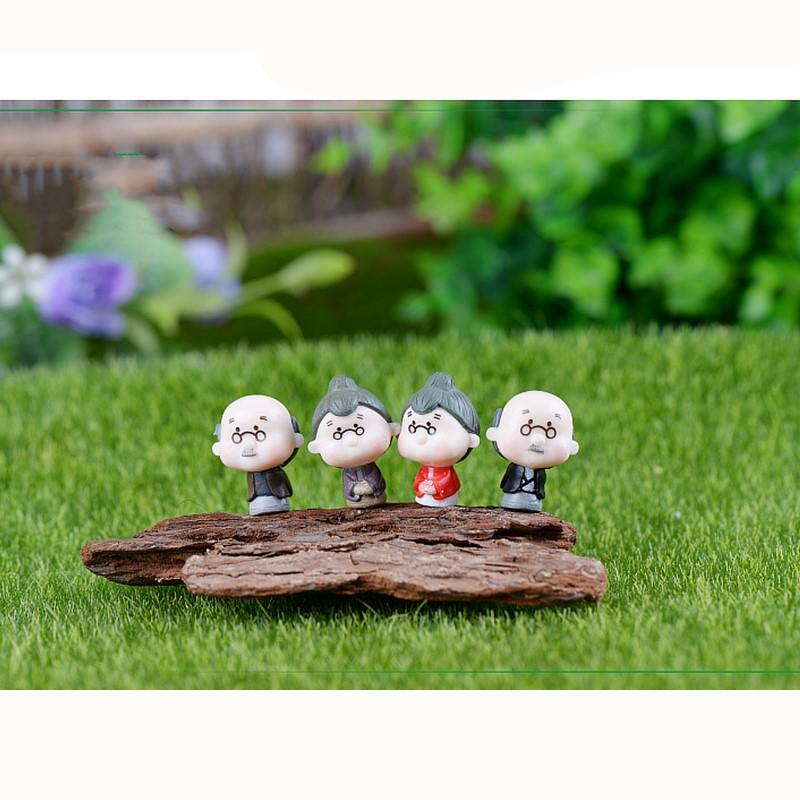 4pcs/set Mini Grandpa Grandma and Son Together Moss Micro Landscape Accessories Doll Combination DIY Ornaments