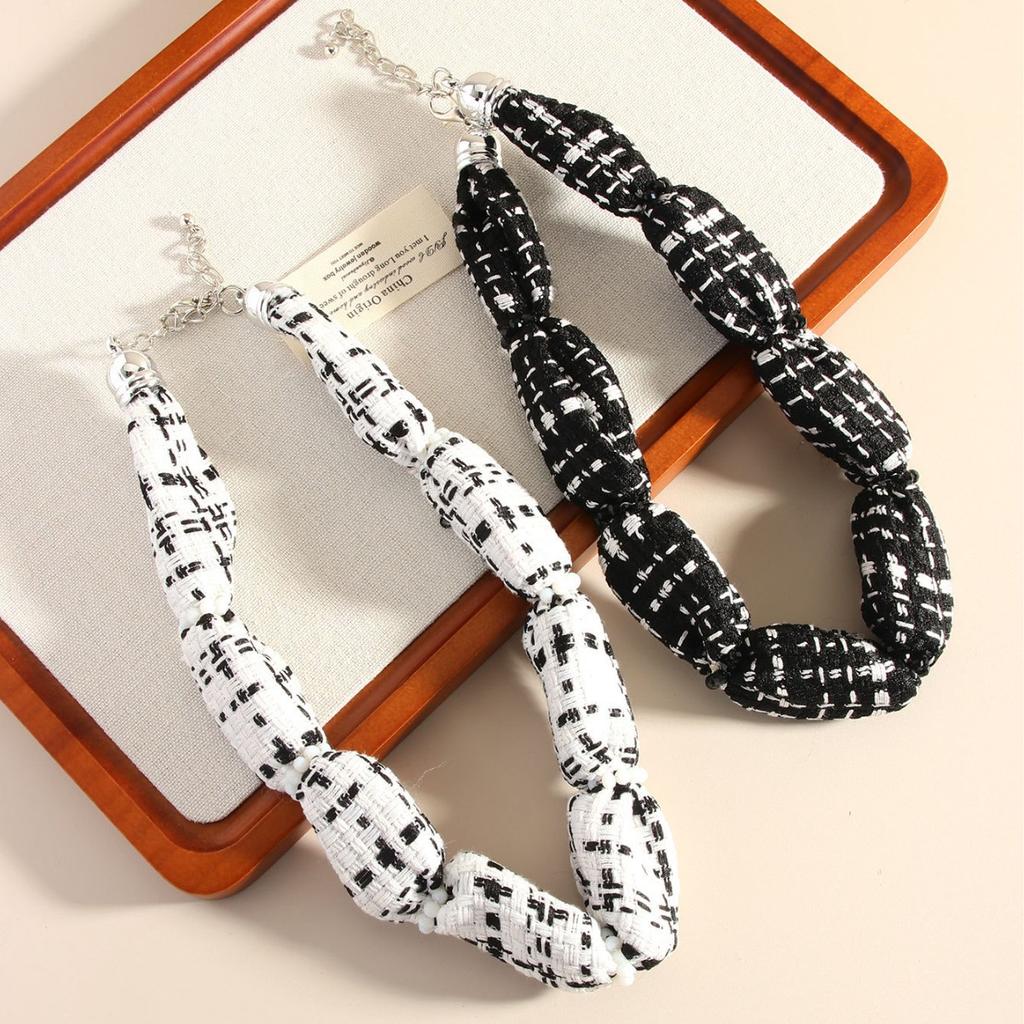 Модные ожерелья для женщин. Ювелирные изделия