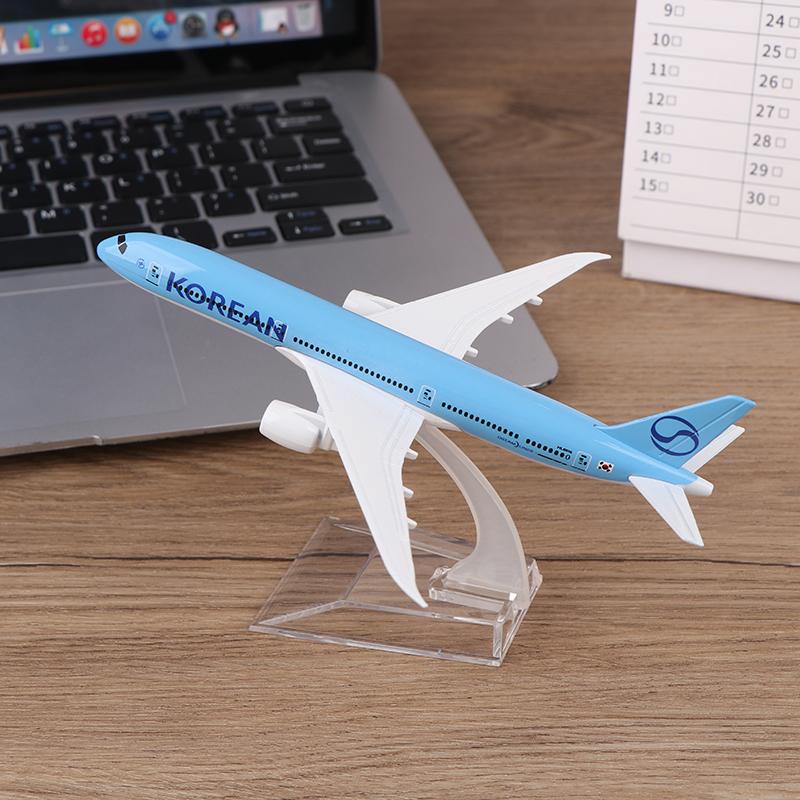 1 Набор Миниатюрный Самолет Сделай Сам Украшение 16 См Корейский 787 Сплав Литой Модель Самолета Игрушка Для Подарка Коллекция Детский Детский Подарок