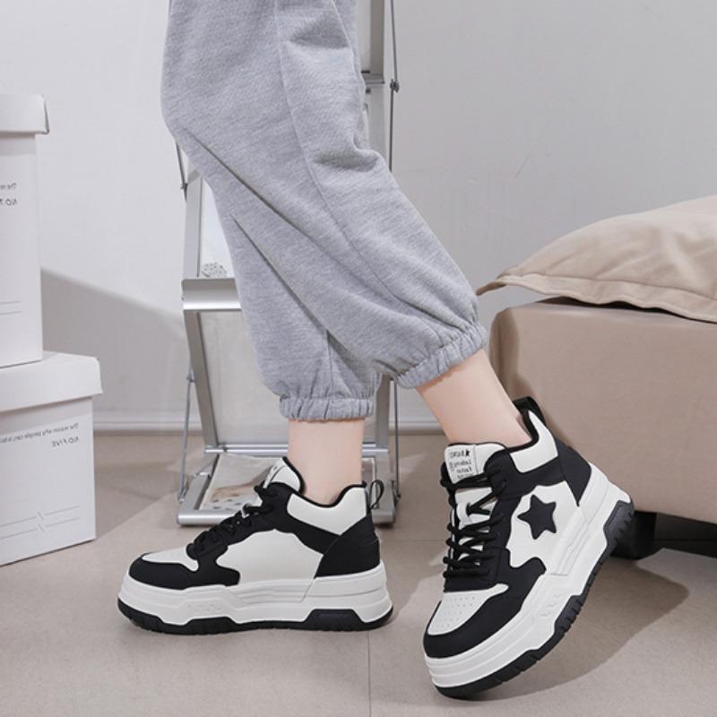 2024 Женские спортивные туфли на толстой подошве Повседневные и удобные Дизайн со звездочками Универсальные для улицы и бега Спортивные туфли на шнуровке