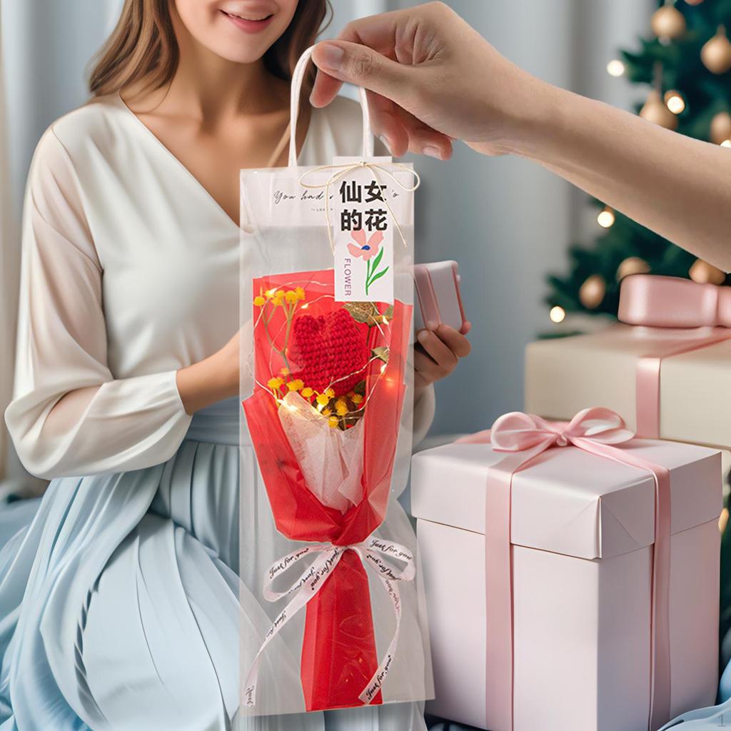 Завершенный букет тюльпанов крючком с легким искусственным декоративным украшением для центральной части стола