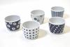 Набор из 5 мерных чашек японского производства с узором в виде синего круга. Соба-тёку (гречневая лапша в стаканчиках). 13304. Изготовлено Nishikai Pottery, керамика Хасами.