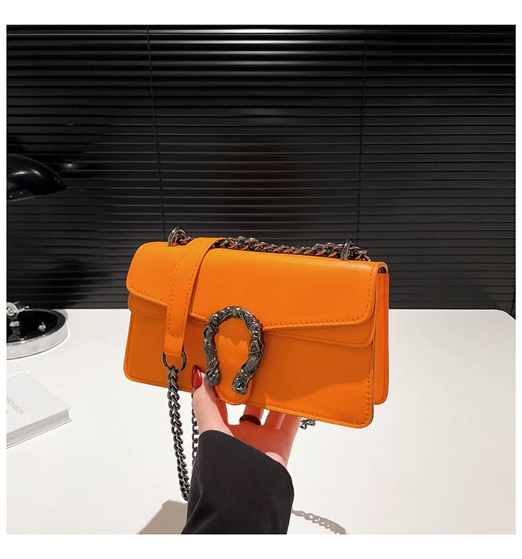 Модная женская квадратная сумка через плечо на цепи 2025 года