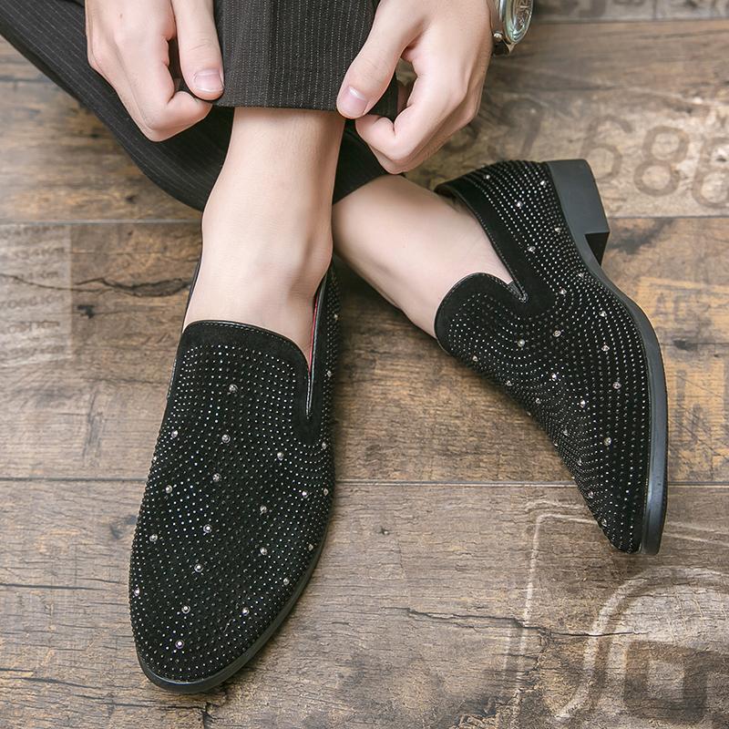 Fashion Black Rhinestone Men Loafers Gold Spiked Rivets Formal Men Casual Shoes Wedding Party Dress Shoes Men Flats Slip On Loafers