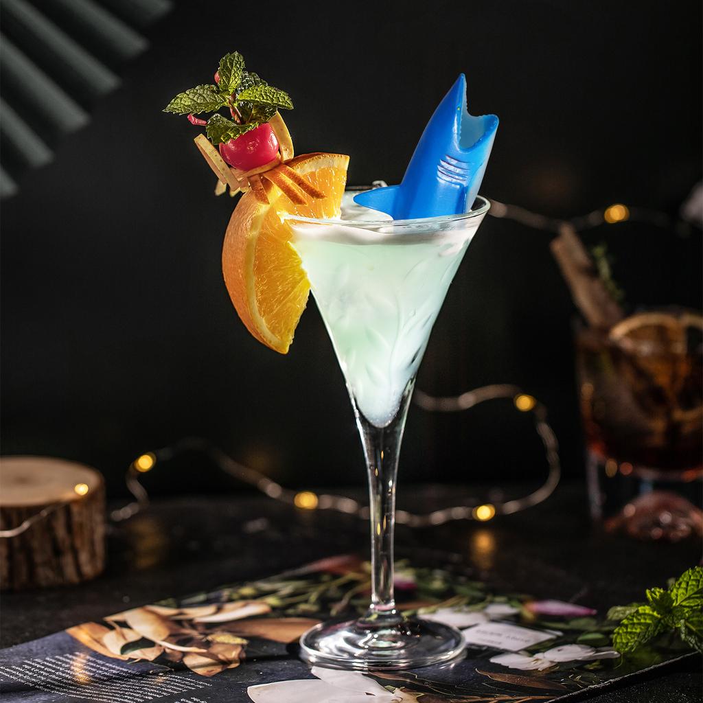 16Pcs PVC Shark for Drinking Reusable Hollow Shark Decor Filled Flavor Syrup for Cocktail Lemonade for Theme Party Ocean Animals