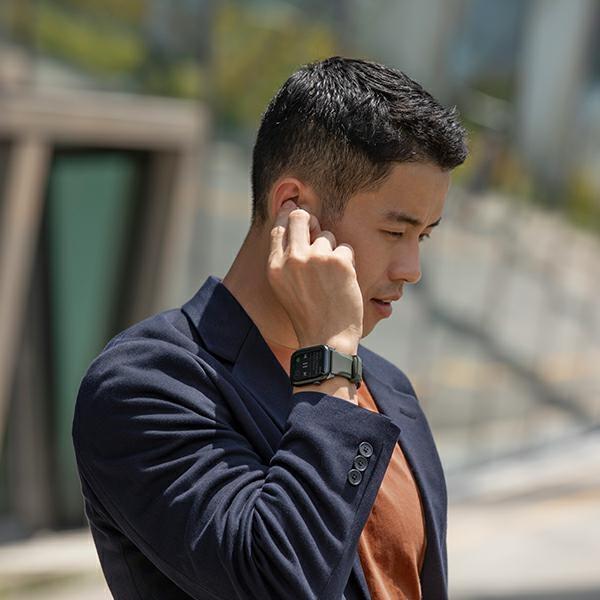 Uniq Linus Apple Watch Series1/2/3/4/5/6/7/8/9/Se/Se2/Ultra/Ultra 2 42/44/45/49Mm Strap. Airosoft Silicone Black/Midnight Black