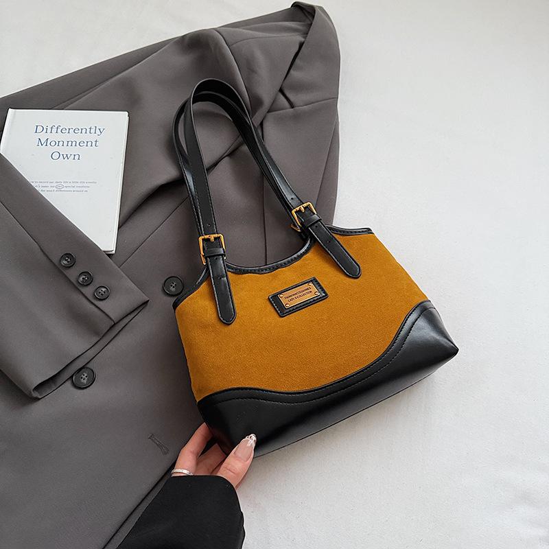 Сумка большой вместимости женская осень-зима 2025 новая матовая ретро сумка на плечо/подмышку повседневная рабочая сумка-тоут для поездок