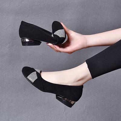 Женские туфли-лодочки с круглым носком, весенняя новинка, стразы, овечья кожа, мелкий вырез, две высокие темпераментные женские туфли