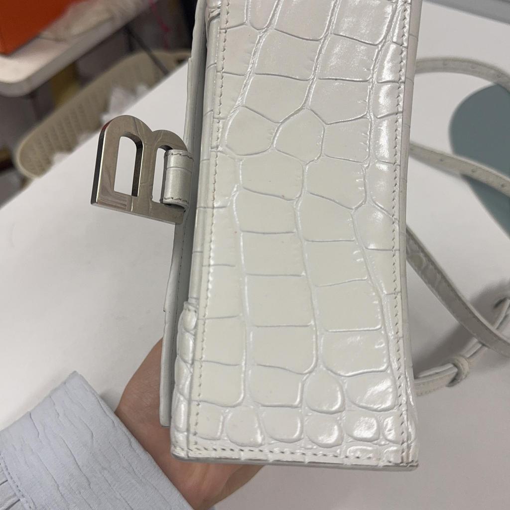 [Б/У] Сумка Balenciaga Hourglass XS с верхней ручкой 'Белый' - Хорошее состояние #UI3OQS