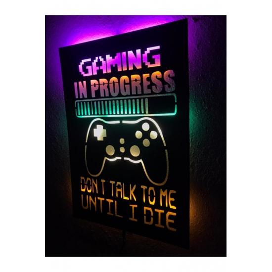 Деревянный стол со светодиодной подсветкой в ​​процессе игры