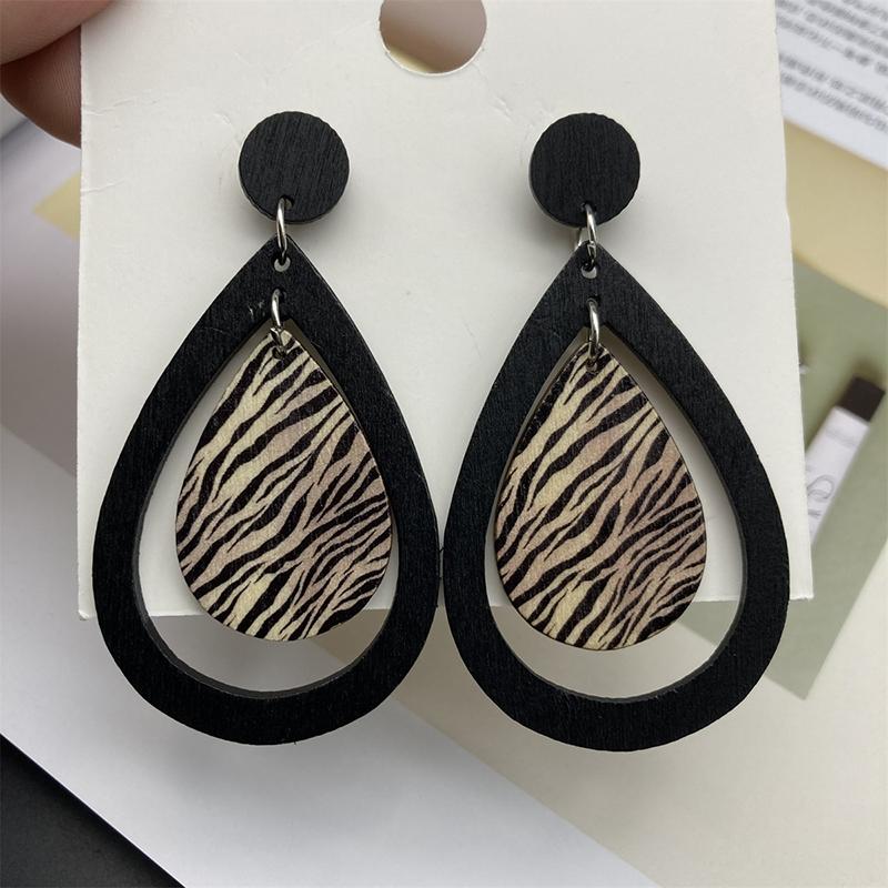 Bohemian Long Water Waved Pattern Wooden Earrings for Women Ethnic Style Vintage Elegant Female Jewelry Party Casual Accessory