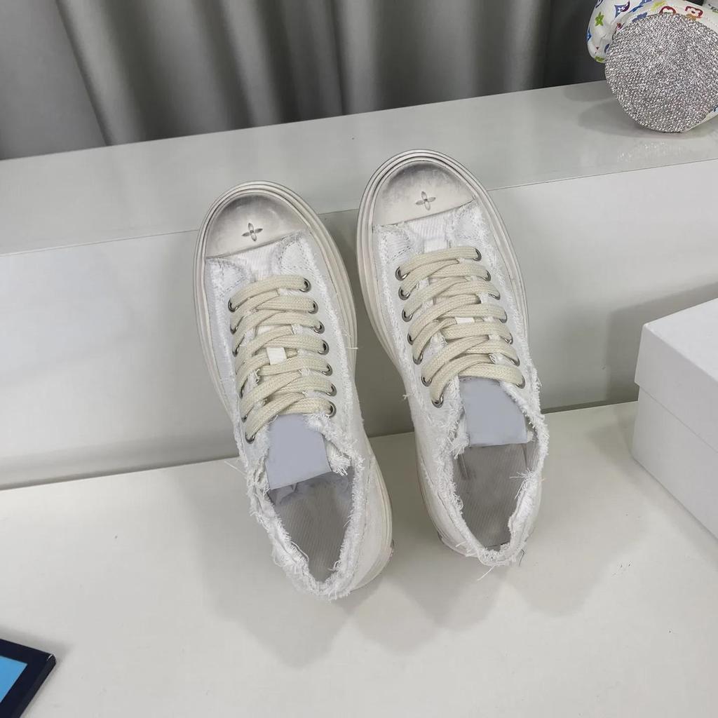 Летние парусиновые кроссовки на шнуровке 2024 года — толстая подошва, вышивка, винтажный студенческий стиль