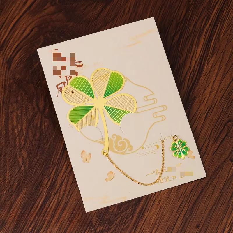 Aesthetic Metal Lucky Clover Bookmark with Tassel Set Exquisite Retro Floral Brass Bookmark for Book Creative Design Book Tab