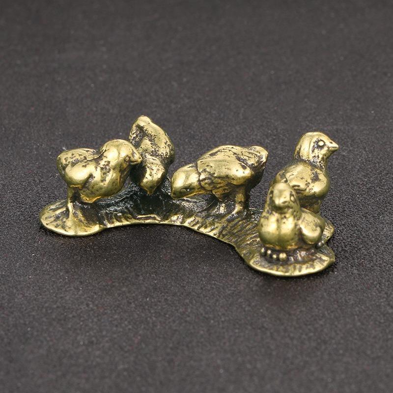 Creative Chicken Eating Rice Brass Ornaments Cute Rural Animal Handicrafts Retro Desktop Chicken Tea Pet Home Decor Wholesale