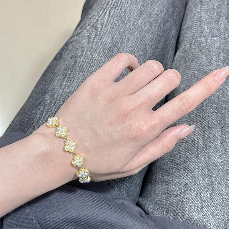 Summer Four Leaf Grass Thin Beizhu Bracelet Women's Gold Plated Glossy and Versatile Fluffy Skirt Lolita Style Pearl Bracelet