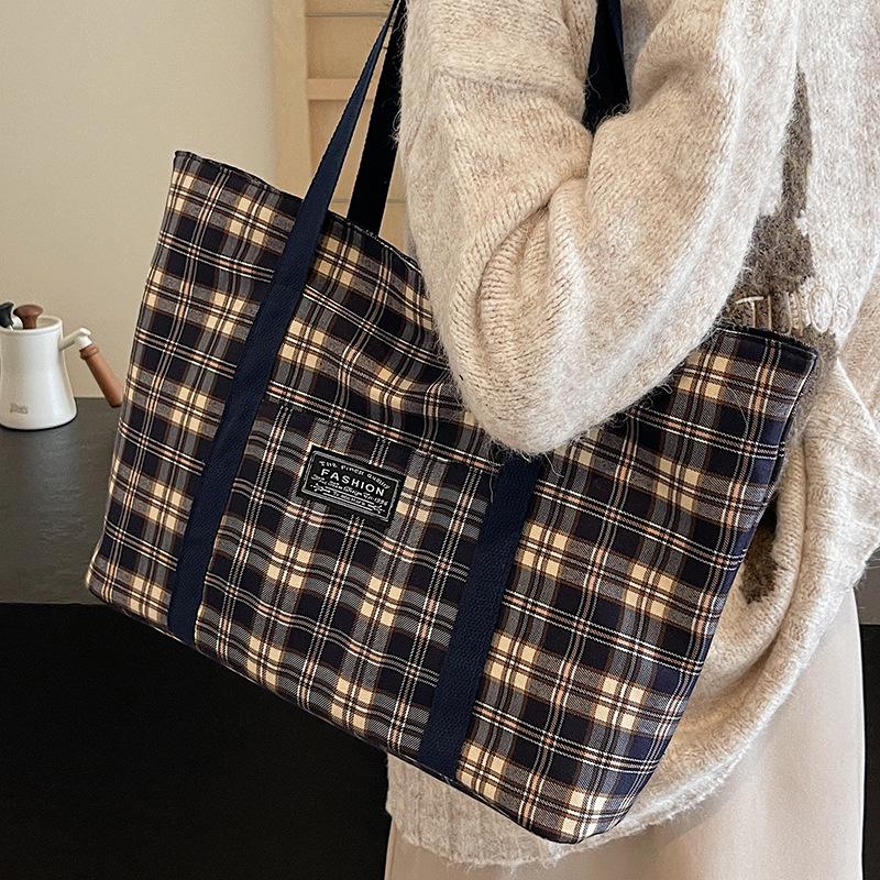 Большая вместительная сумка в клетку для женщин, новая сумка на одно плечо для поездок на работу и обратно для женщин, студенческая сумка для занятий в колледже