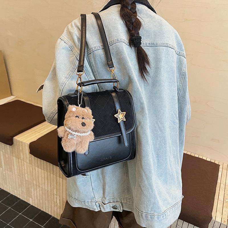 Niche design backpack female fashion student class schoolbag Korean version of leisure street trend lightweight travel backpack