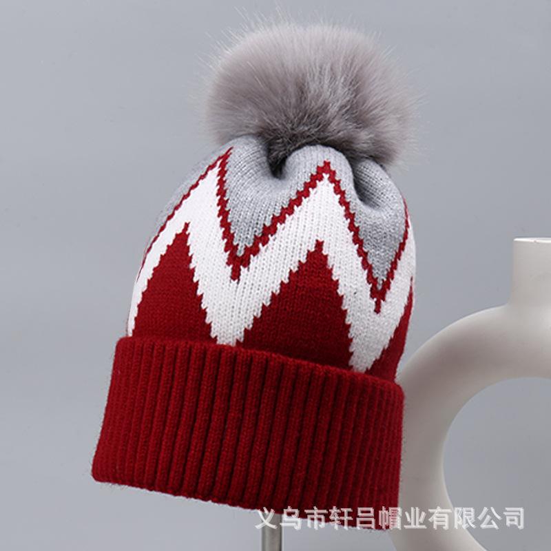 Fashion new geometric wavy striped fleece warm hat men's and women's autumn and winter wool knitted hat hairball pullover hat